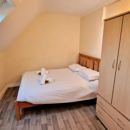 아파트 8 Bedroom Townhouse